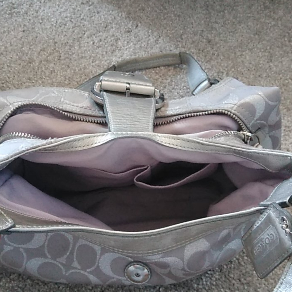 Coach - Silver & Grey - Picture 6 of 7